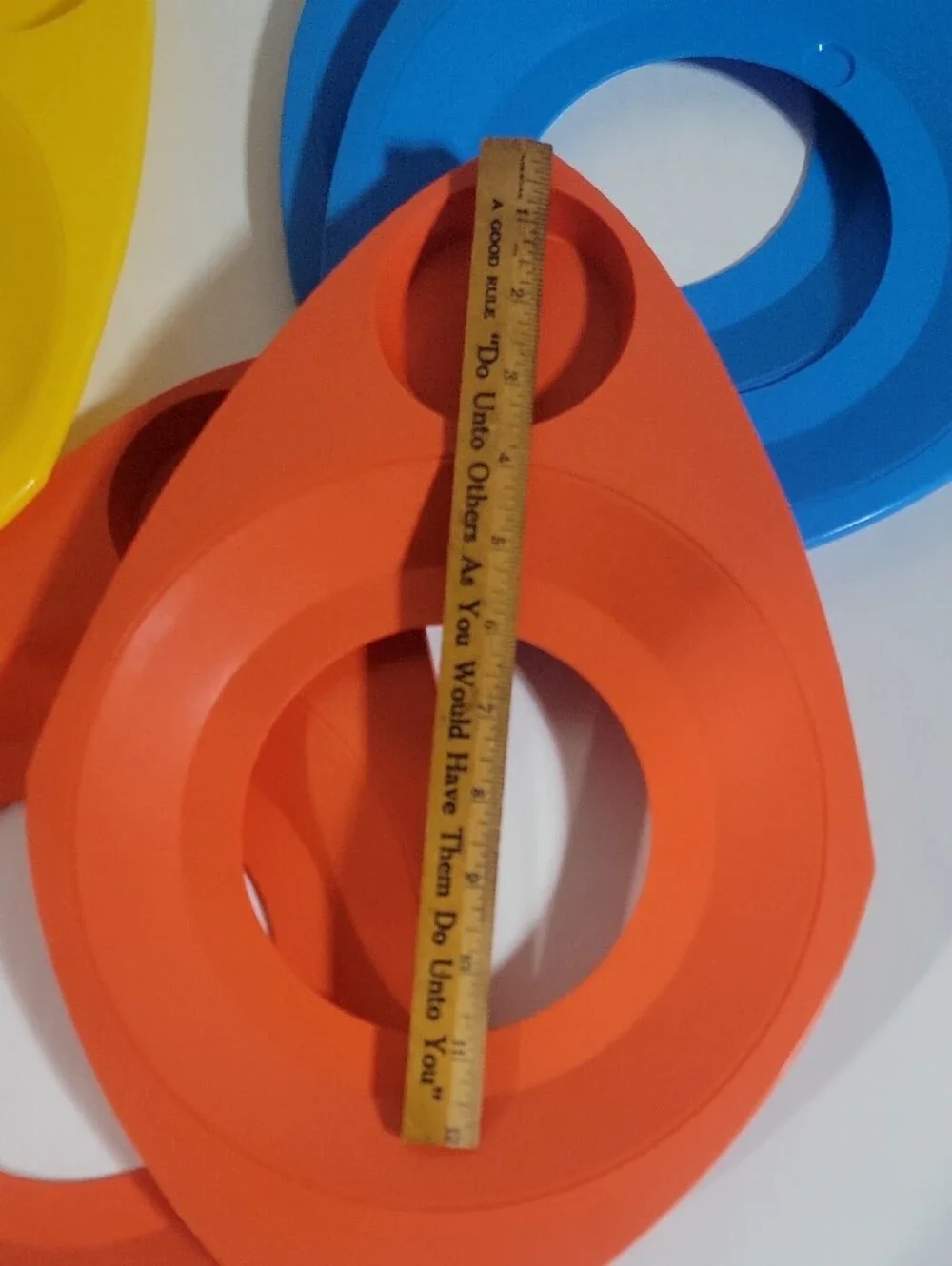 vintage Wilpak No. 1000 plastic paper plate and cup holders.